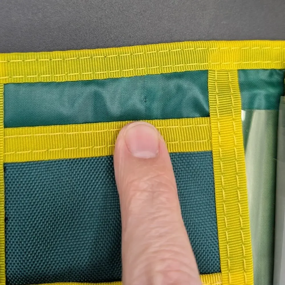 Vintage Oregon Ducks Wallet Mens Gunther Green Yellow Nylon Tri fold Pockets